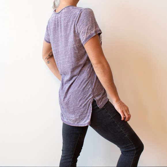 Distressed Lavender Casual V-Neck Graphic T-Shirt - Picture 3 of 3